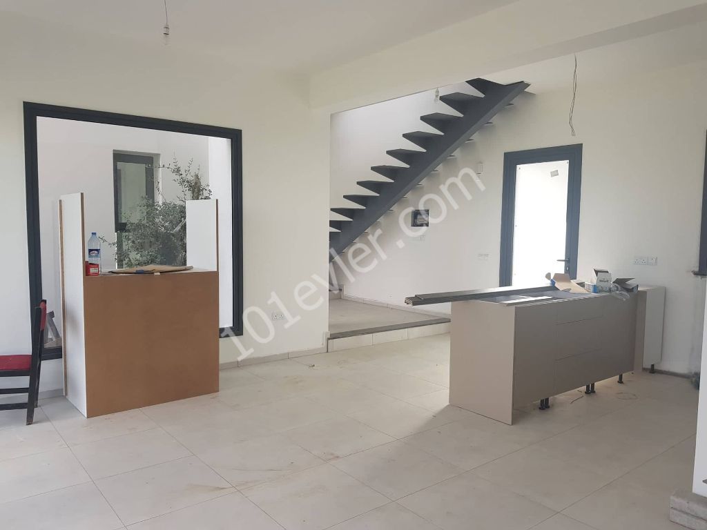 3+1 Villa zum Verkauf in Kyrenia Chatalköy ** 