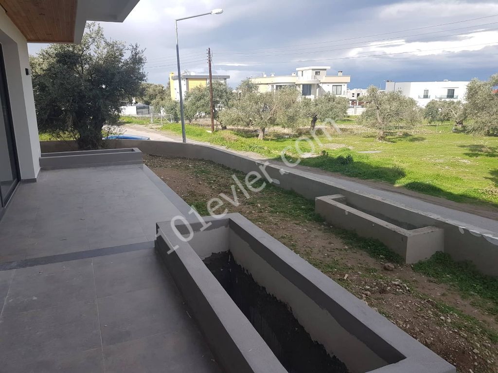 Girne Çatalköy'de 3+1 Satılık Villa