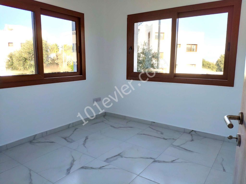 1 + 1 Apartment for sale in Kyrenia Ozankoy ** 