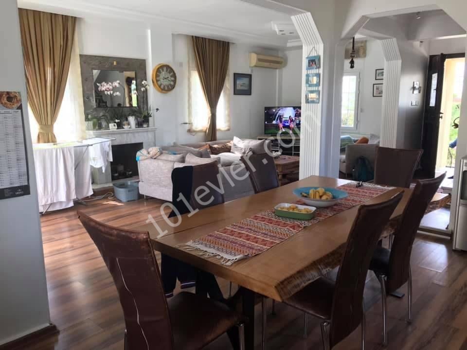 Girne Bellapais Bölgesinde 3+1  satılık Villa