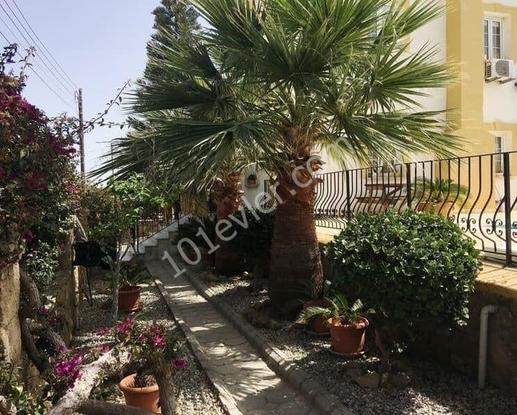 Girne Bellapais Bölgesinde 3+1  satılık Villa