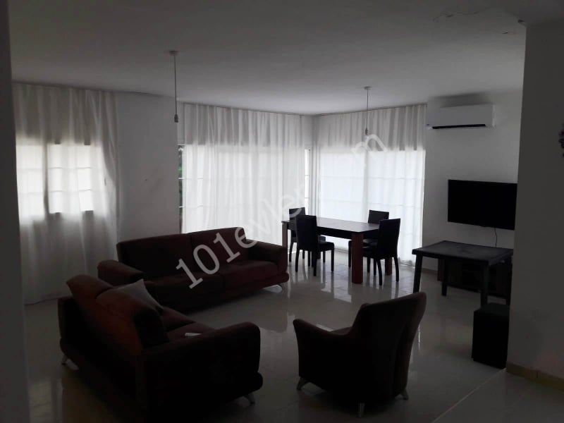 Girne Ozanköy bölgesinde 3+1 satılıl villa