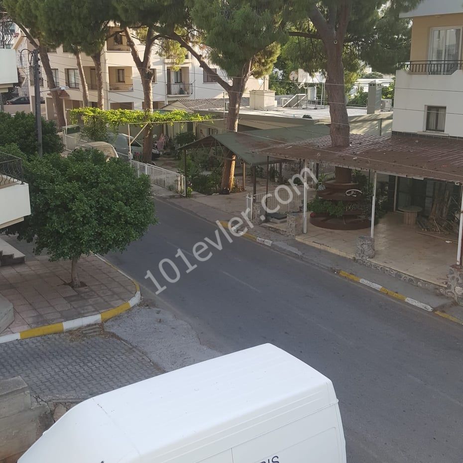 Girne merkezde satılık  2+1  daire