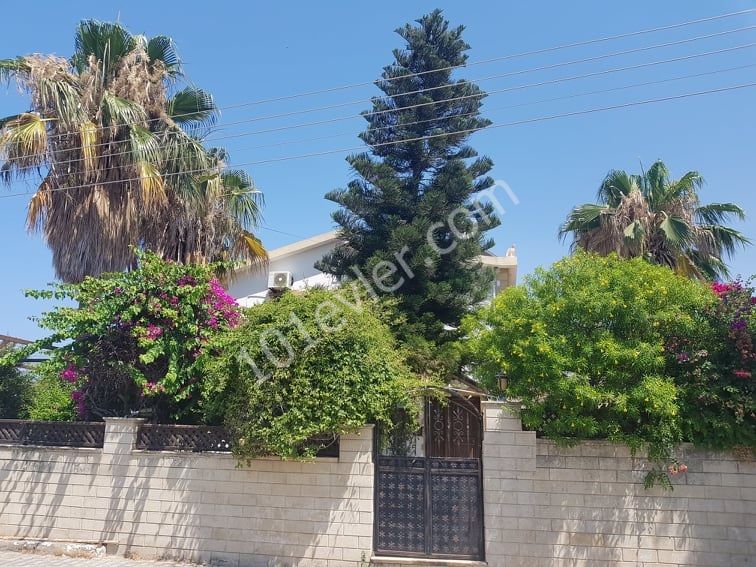 Girne Yeşitepe'de 3+1 satılık Villa