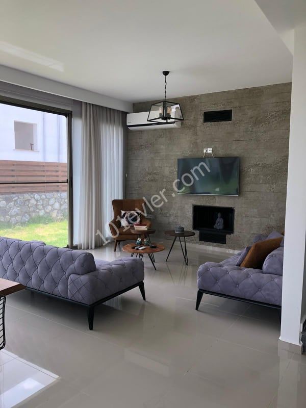 Girne Hasan Uzun bölgesinde(Alsancak) 3+1 satılık Villa