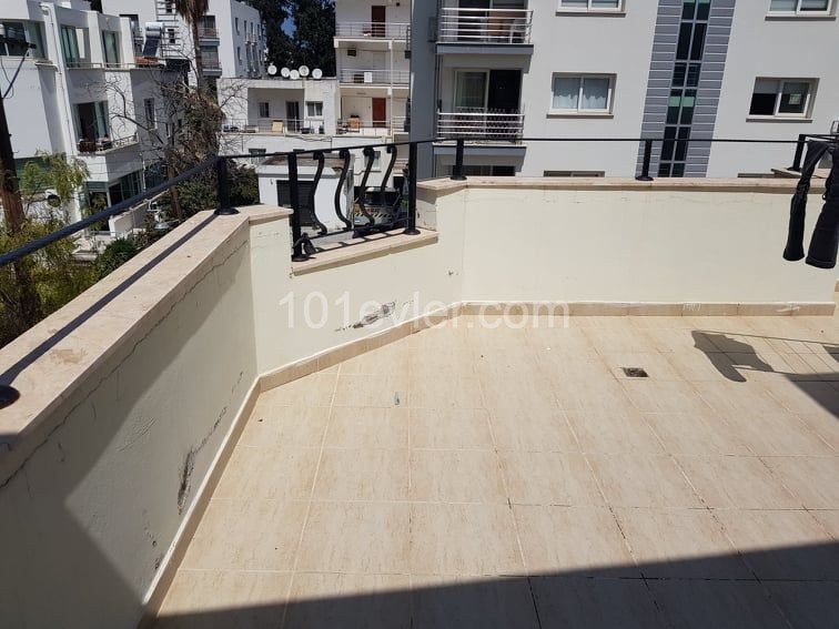 Girne Merkez'de 3+1 Satılık Penthouse