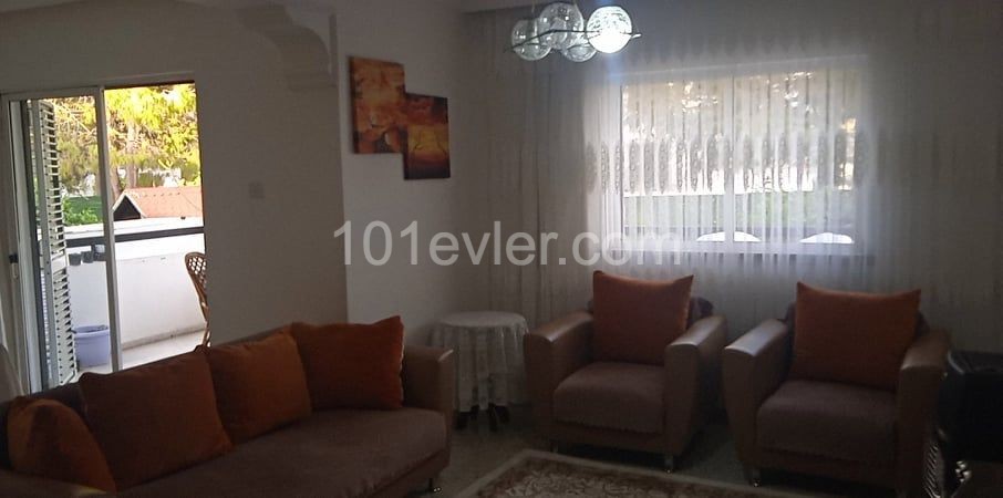 Girne Merkez'de satılık 3+1 daire