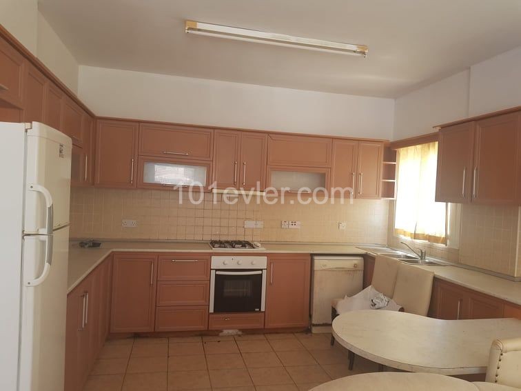 3 + 1 apartments for sale in Kyrenia Zeytinlik ** 