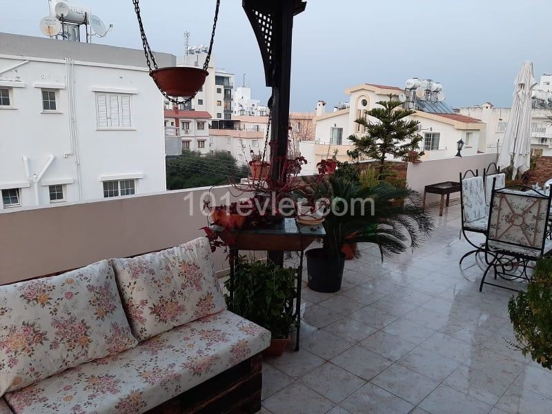 3+1 Penthouse zum Verkauf im Zentrum von Kyrenia ** 