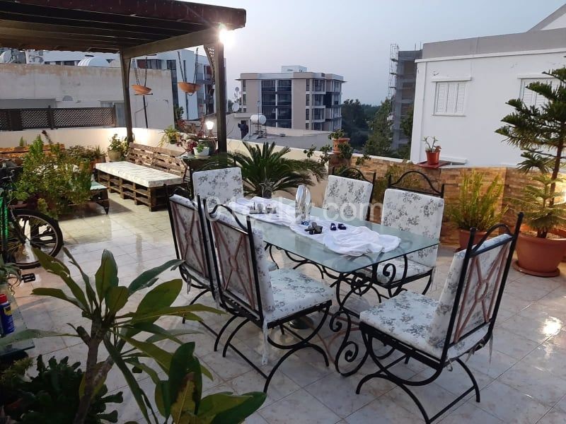 3+1 Penthouse zum Verkauf im Zentrum von Kyrenia ** 