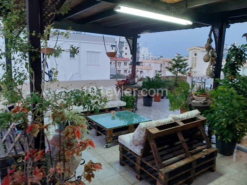 Girne Merkez'de satılık 3+1 Penthouse