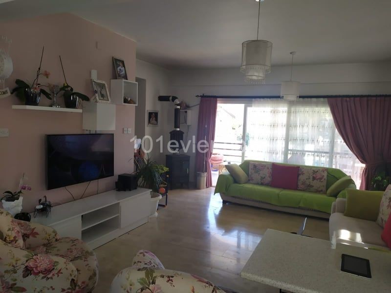 Girne Karşıyaka da 3+1 kiralık villa