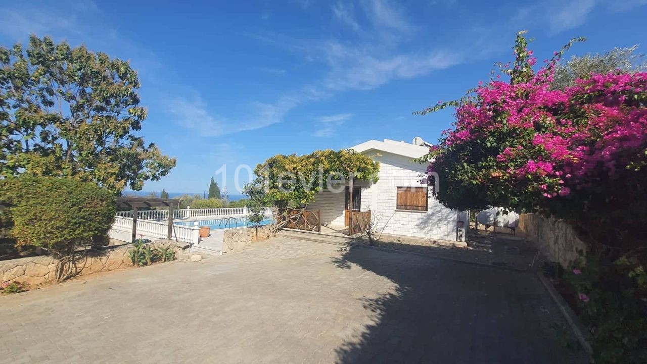 2+1 villa for rent in Bellapais, Girne ** 