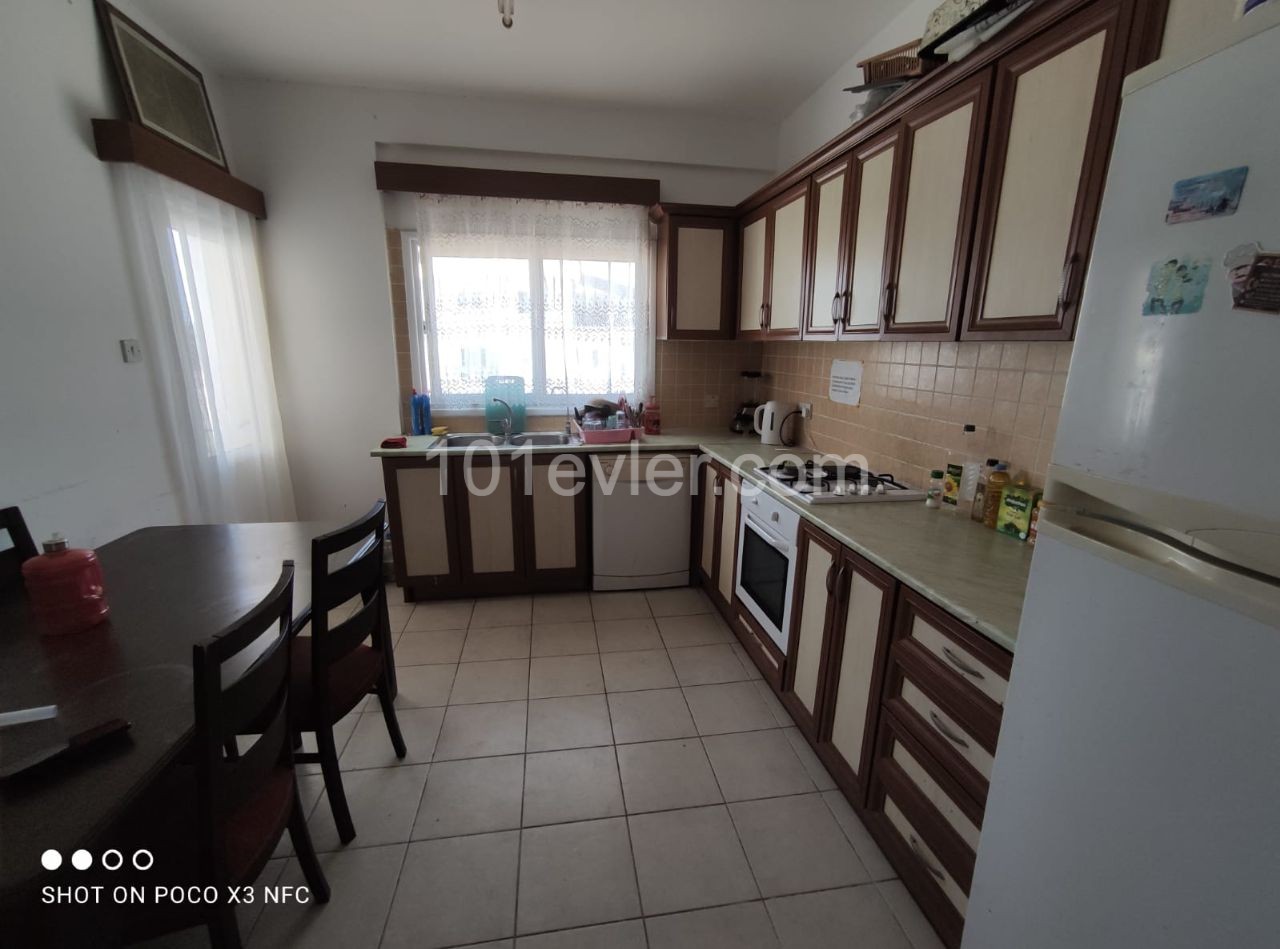 3+1 flat for sale in the center of Kyrenia ** 