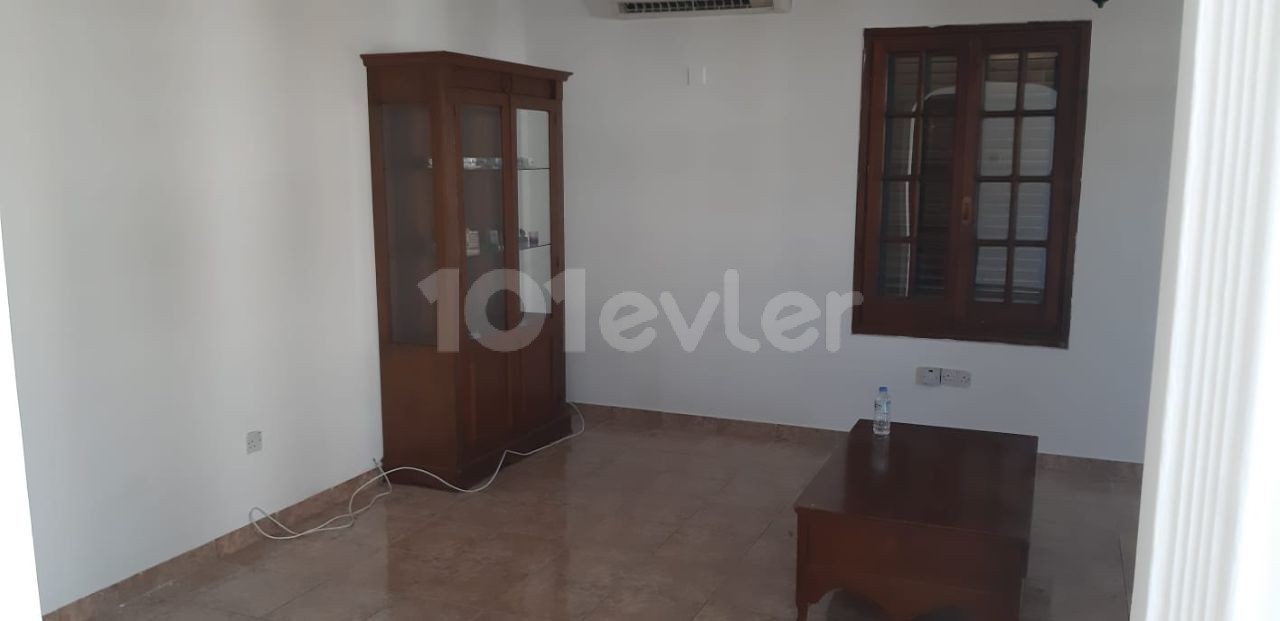 Flat To Rent in Girne Merkez, Kyrenia