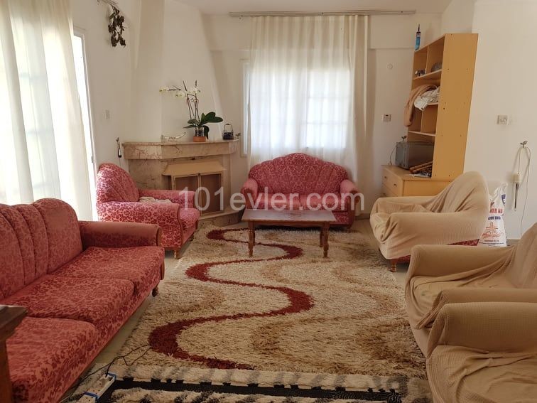 3+1 Penthouse for sale in Girne Merkez ** 