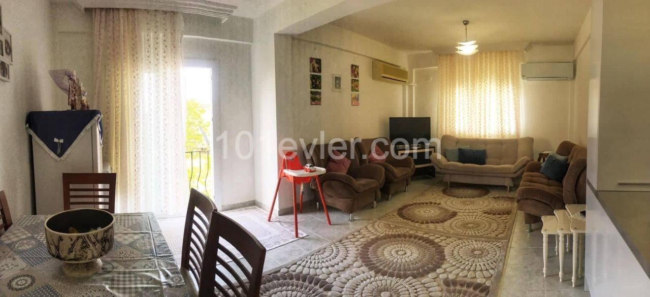 Girne merkezde satılık  2+1  daire