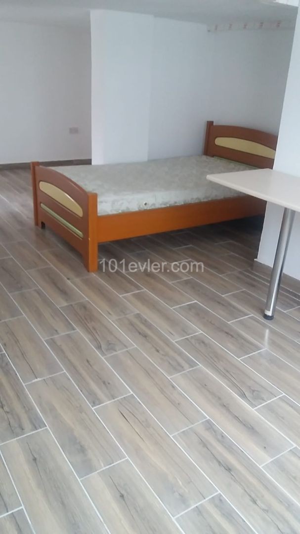 Girne merkezde kiralık  2+1  daire