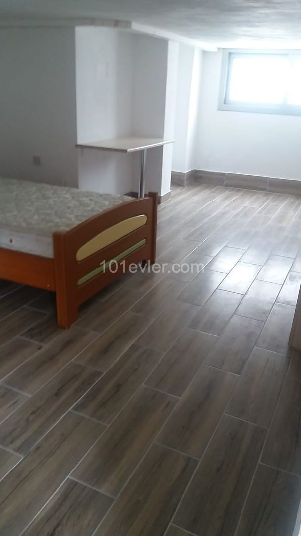 Girne merkezde kiralık  2+1  daire