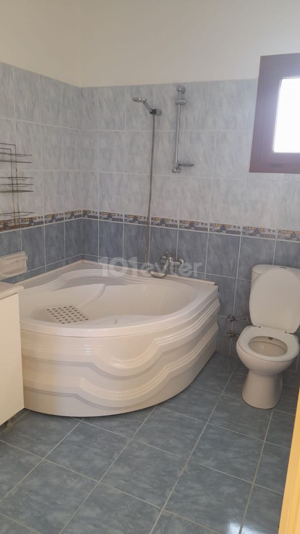 Girne Alsancak'ta Kiralık Havuzlu Villa