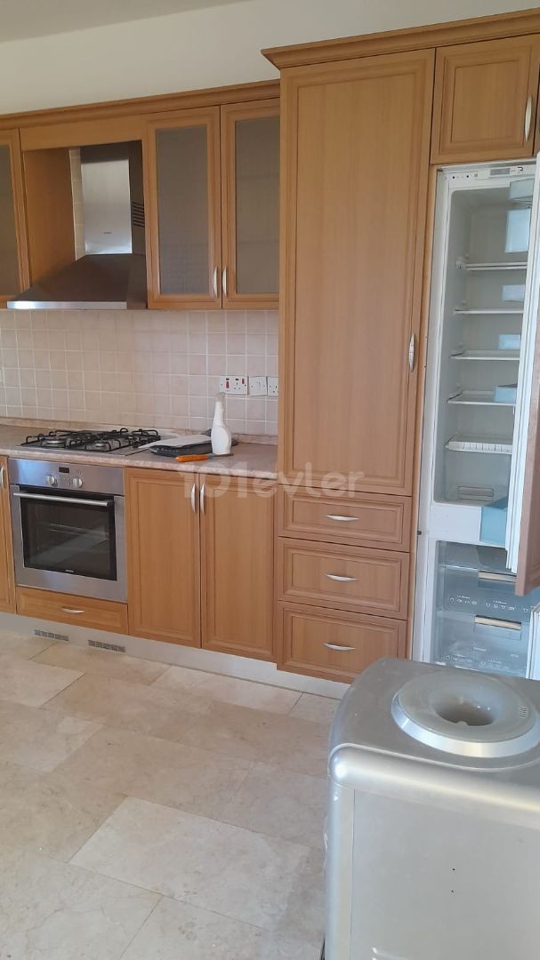 Girne Alsancak'ta Kiralık Havuzlu Villa