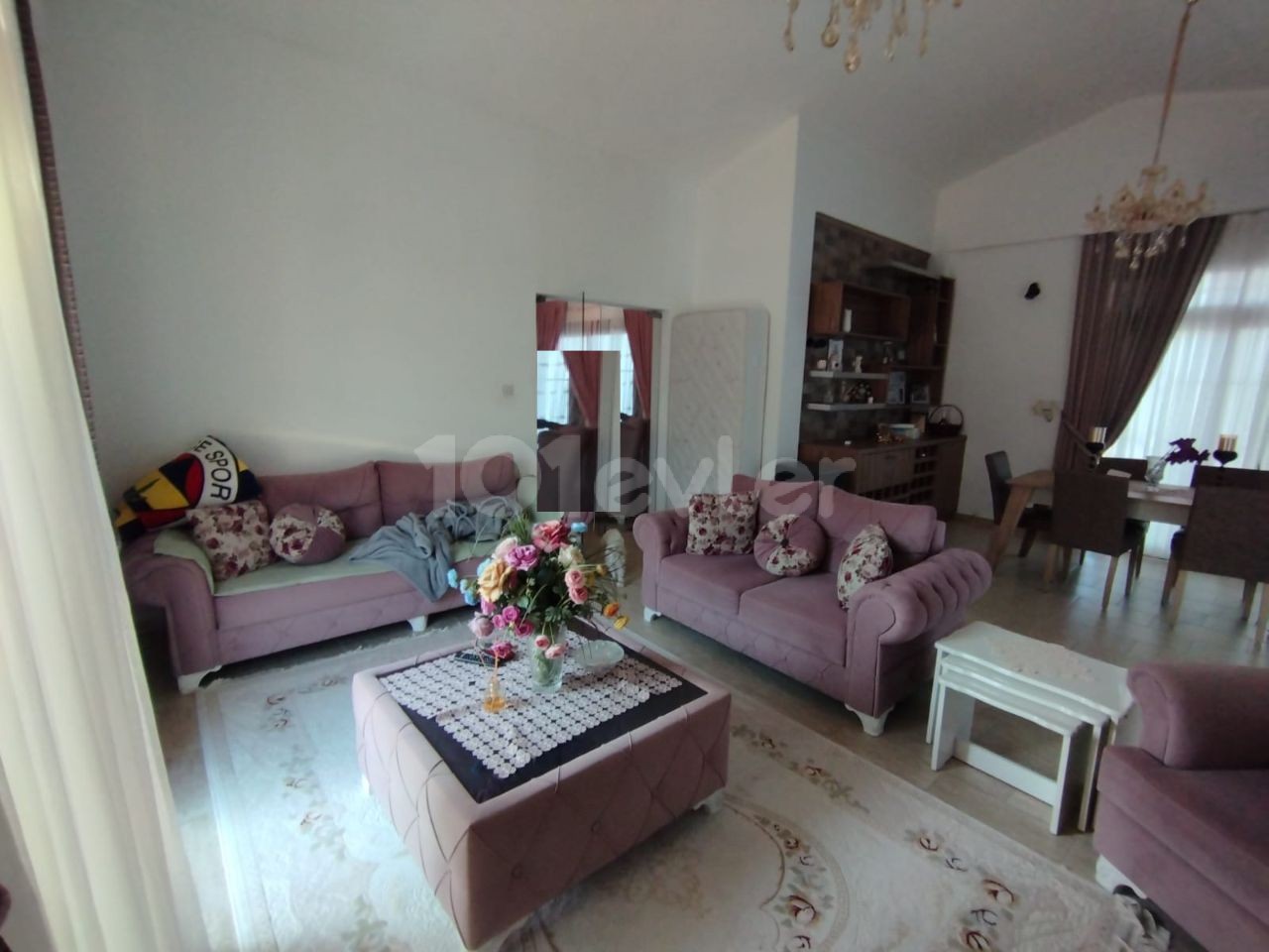 3+1 Villa For Sale in Girne Karsiyaka