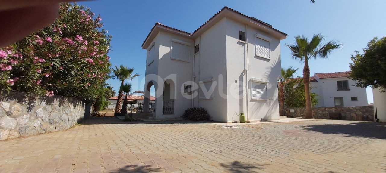 Girne Lapta da lüks havuzlu villa