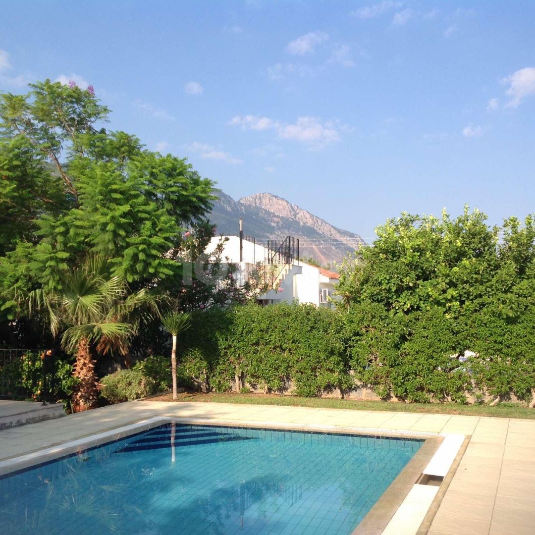 Luxury villa with pool in Girne Lapta