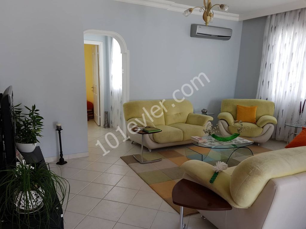 4+1 Penthouse for sale in Kyrenia Central ** 