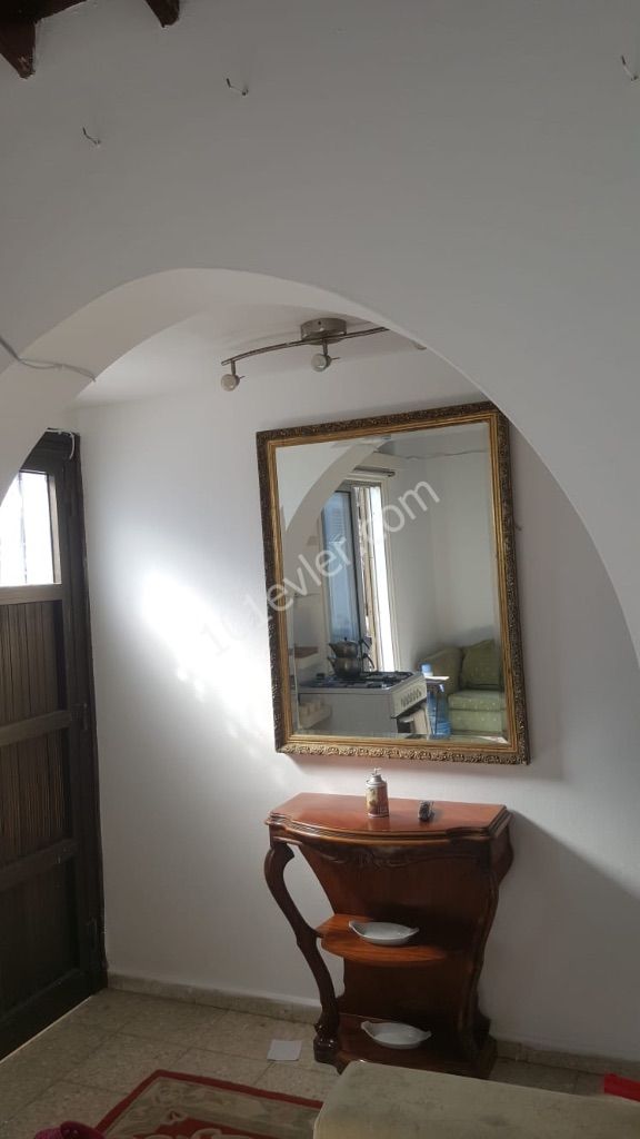 Business space or office for rent in Girne city centre. 7 rooms. 