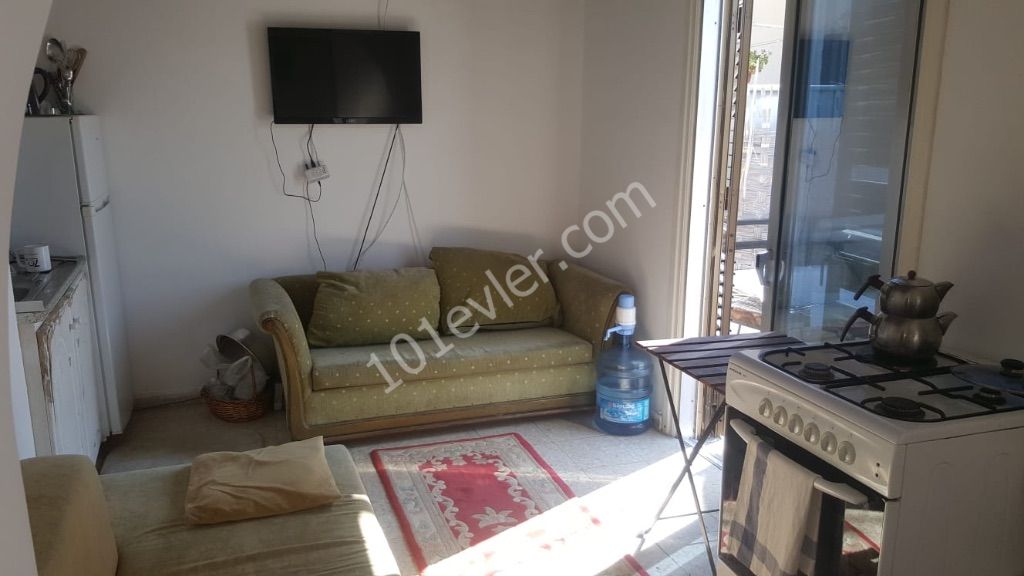 Business space or office for rent in Girne city centre. 7 rooms. 