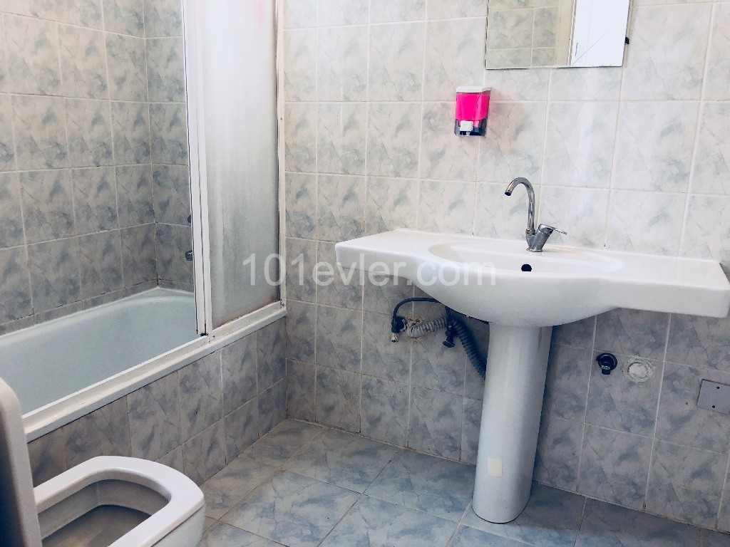 2+1 flat in Kyrenia city centre behind Colony Hotel