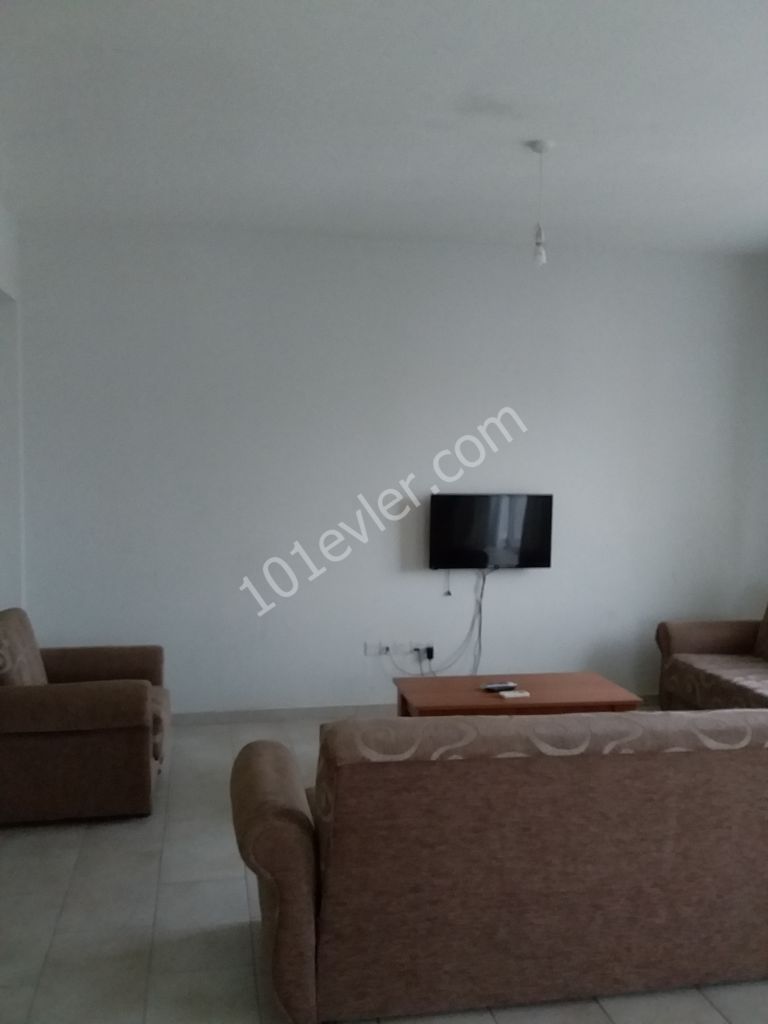 GAZİMAĞUSA MERKEZDE KİRALIK 3+1 DAİRE 