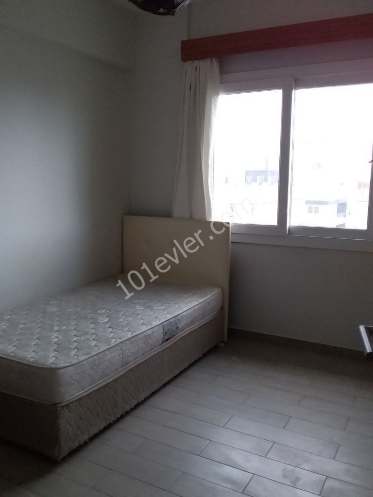 GAZİMAĞUSA MERKEZDE KİRALIK 3+1 DAİRE 