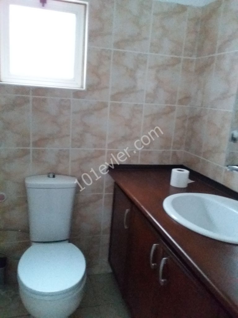 GAZİMAĞUSA MERKEZDE 3+1 KİRALIK DAİRE