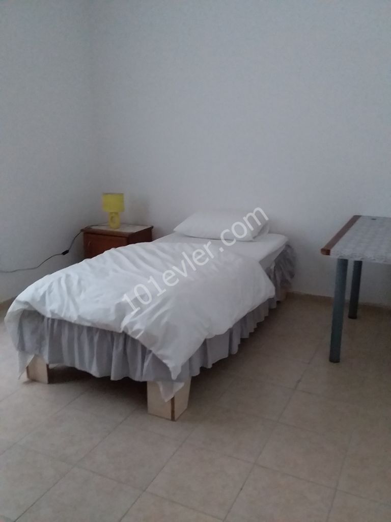 GAZİMAĞUSA MERKEZDE 3+1 KİRALIK DAİRE