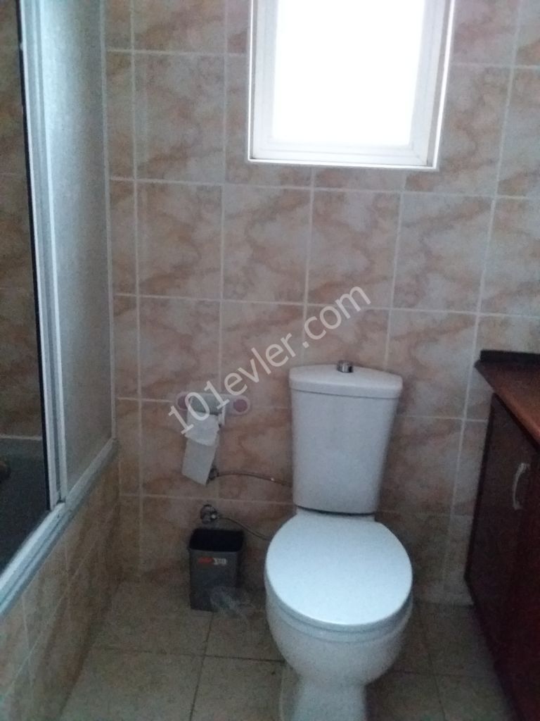 GAZİMAĞUSA MERKEZDE 3+1 KİRALIK DAİRE