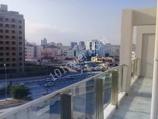 GAZİMAĞUSA MERKEZDE SATILIK 3+1 PENTHOUSE