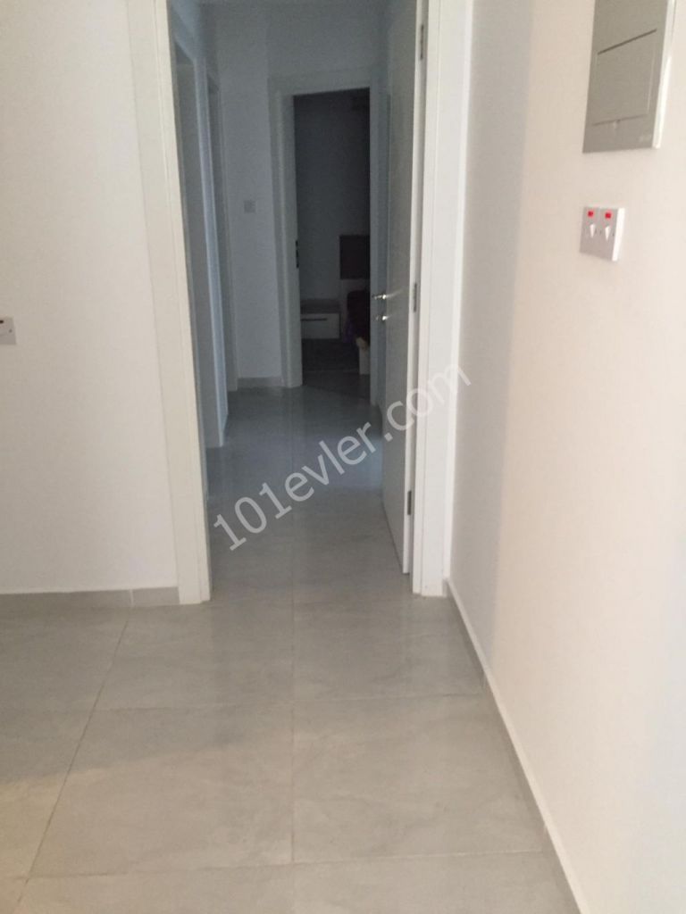 GAZİMAĞUSA MERKEZDE SATILIK 3+1 DAİRE