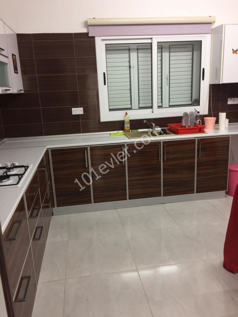 GAZİMAĞUSA MERKEZDE SATILIK 3+1 DAİRE