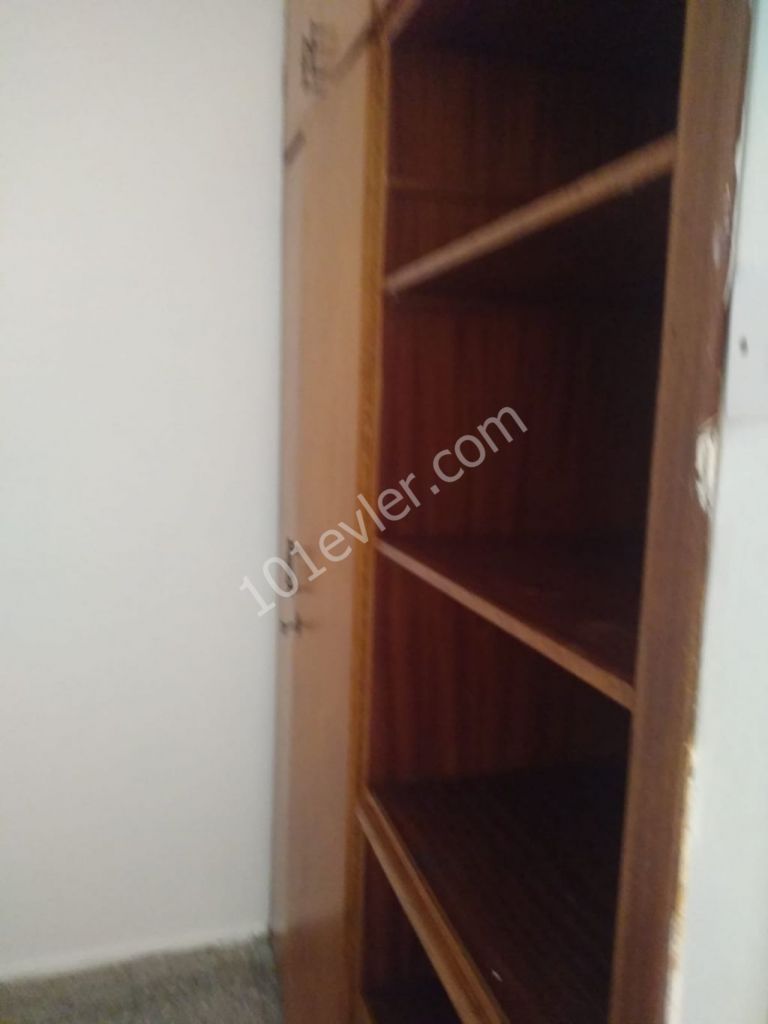 MAĞUSA MERKEZDE 3+1 EŞYALI KİRALIK DAİRE     