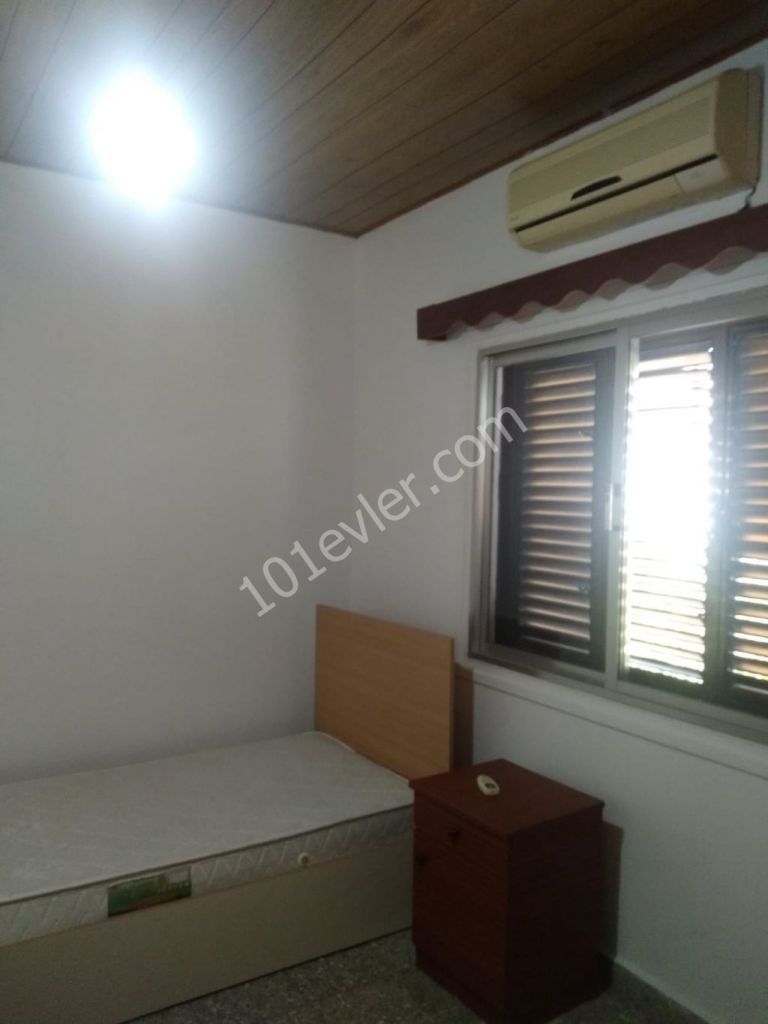 MAĞUSA MERKEZDE 3+1 EŞYALI KİRALIK DAİRE     