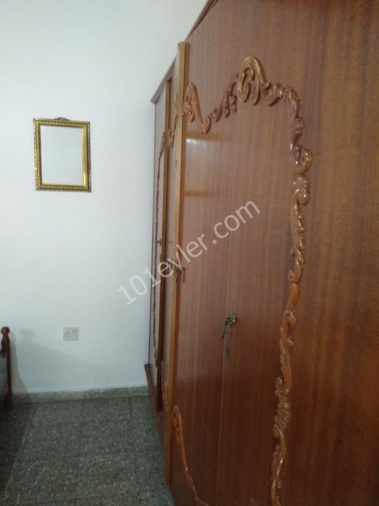 MAĞUSA MERKEZDE 3+1 EŞYALI KİRALIK DAİRE     