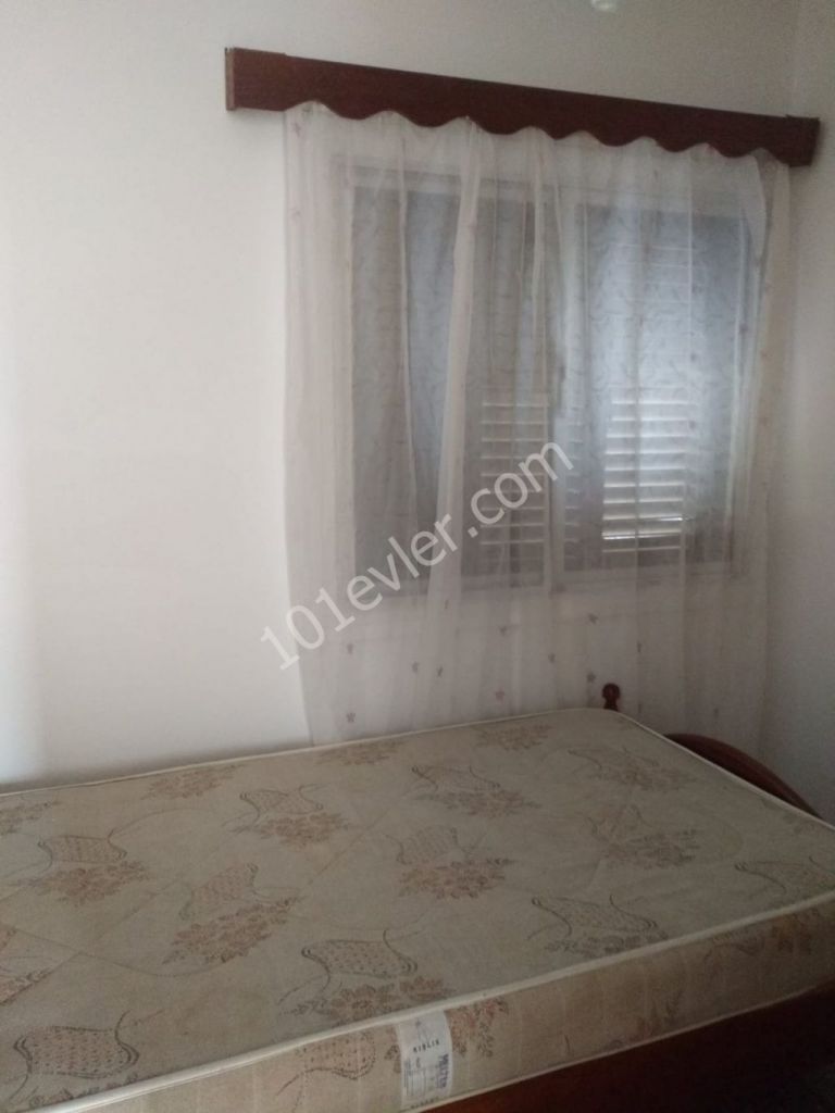 MAĞUSA MERKEZDE 3+1 EŞYALI KİRALIK DAİRE     