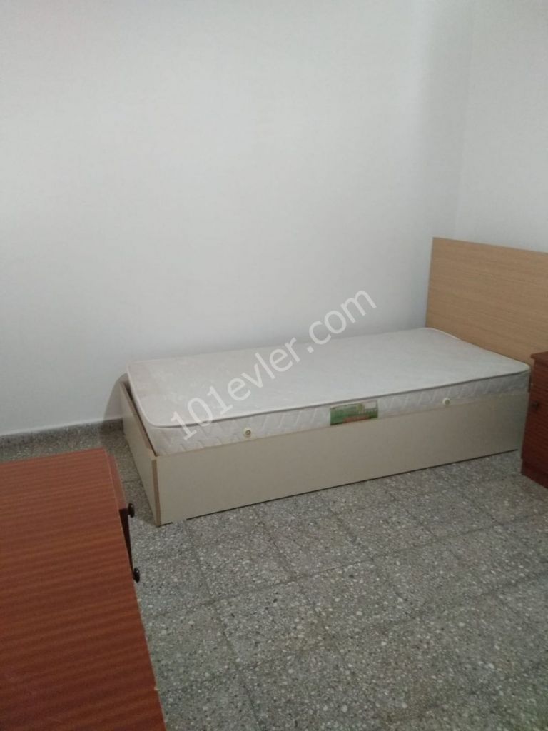 MAĞUSA MERKEZDE 3+1 EŞYALI KİRALIK DAİRE     