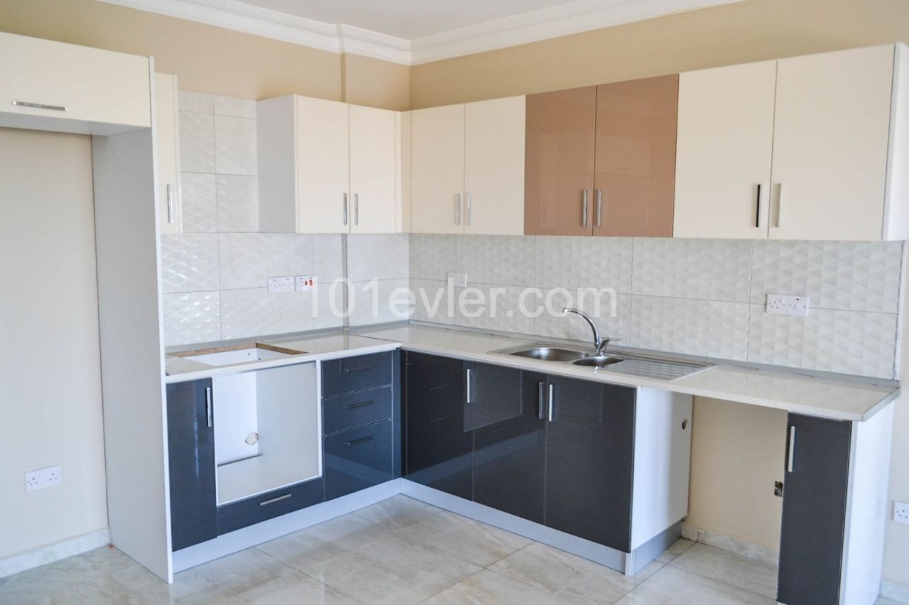 MAĞUSA  DUMLUPINAR  BÖLGESİNDE 2+1  SATILIK PENTHOUSE 