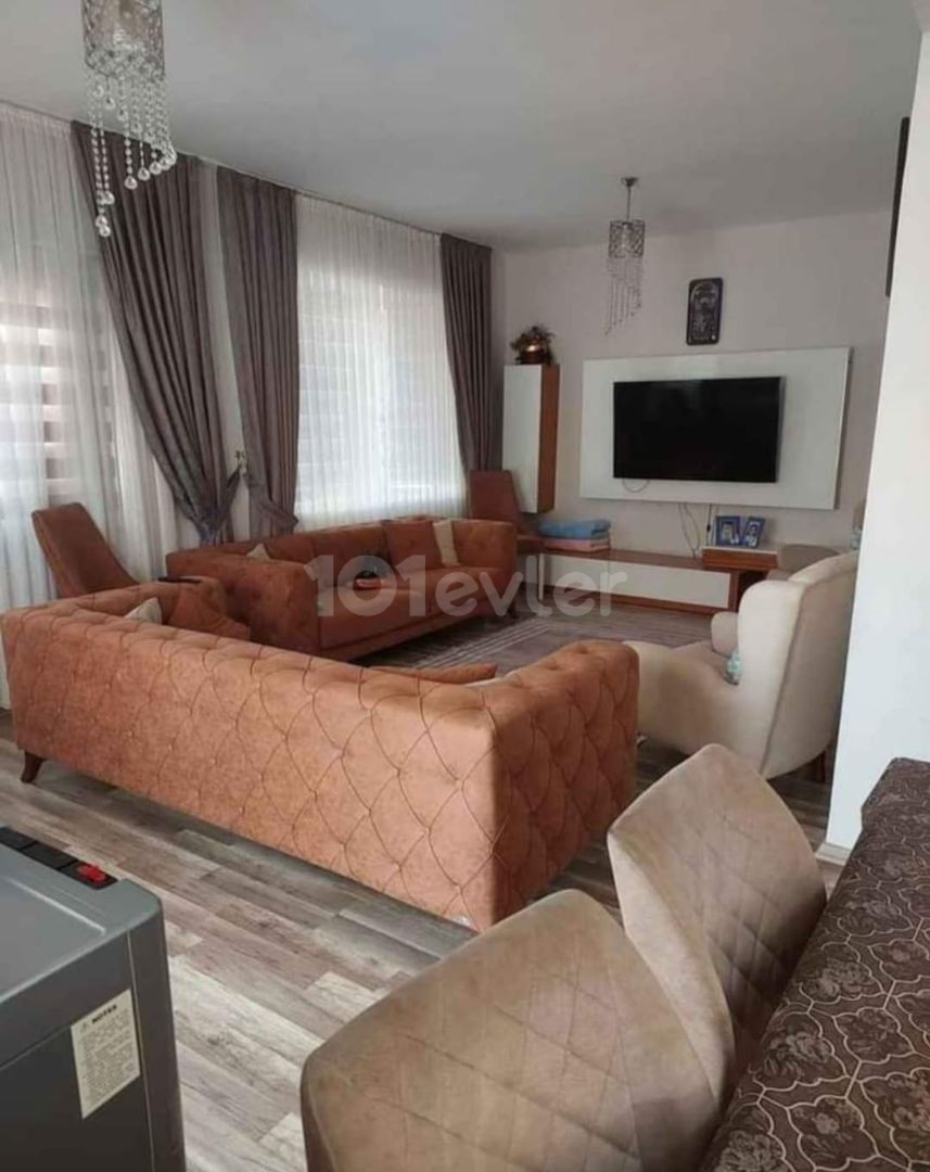 MAĞUSA YENİBOĞAZİÇİ BÖLGESİNDE  SATILIK 3+1  DAİRE