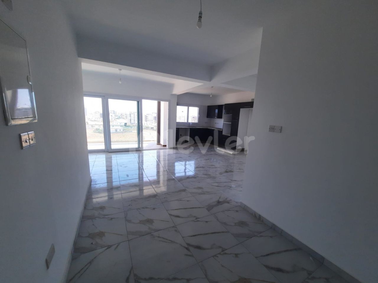 ZU VERKAUFEN 2+1 PENTHOUSE WOHNUNG IN GAZIMAĞUSA ÇANAKKALE REGION