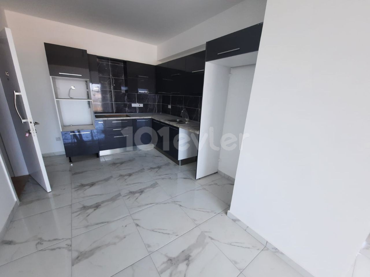 2+1 PENTHOUSE APARTMENT FOR SALE IN GAZIMAĞUSA ÇANAKKALE REGION