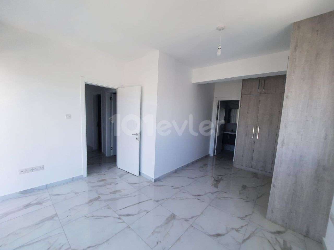 ZU VERKAUFEN 2+1 PENTHOUSE WOHNUNG IN GAZIMAĞUSA ÇANAKKALE REGION